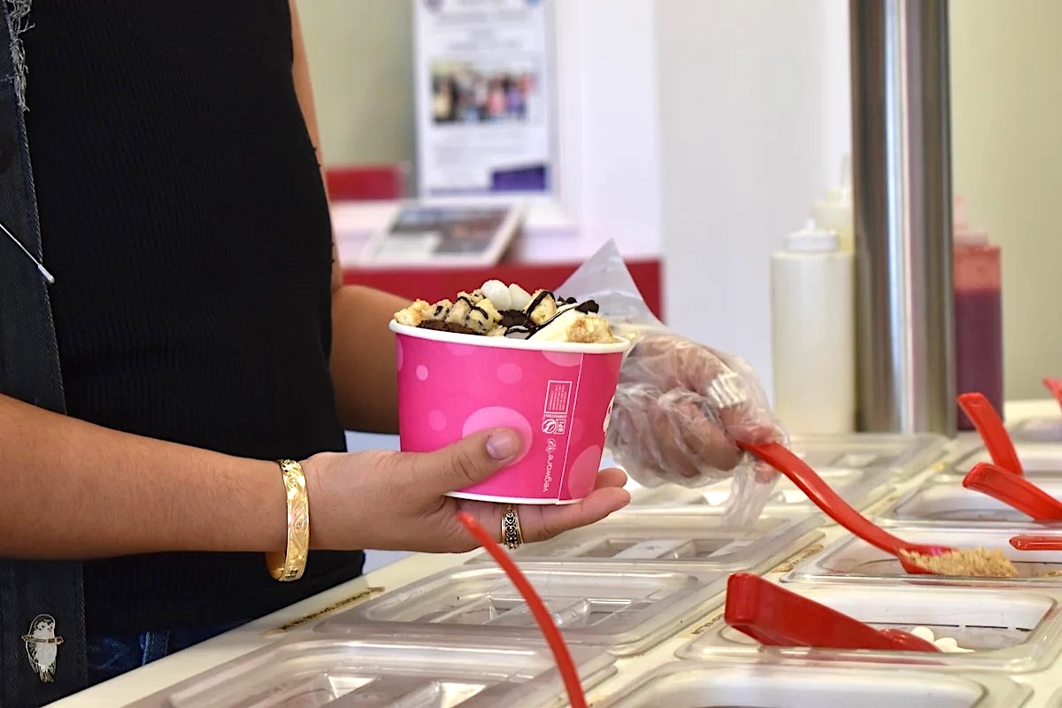 pink cup of froyo