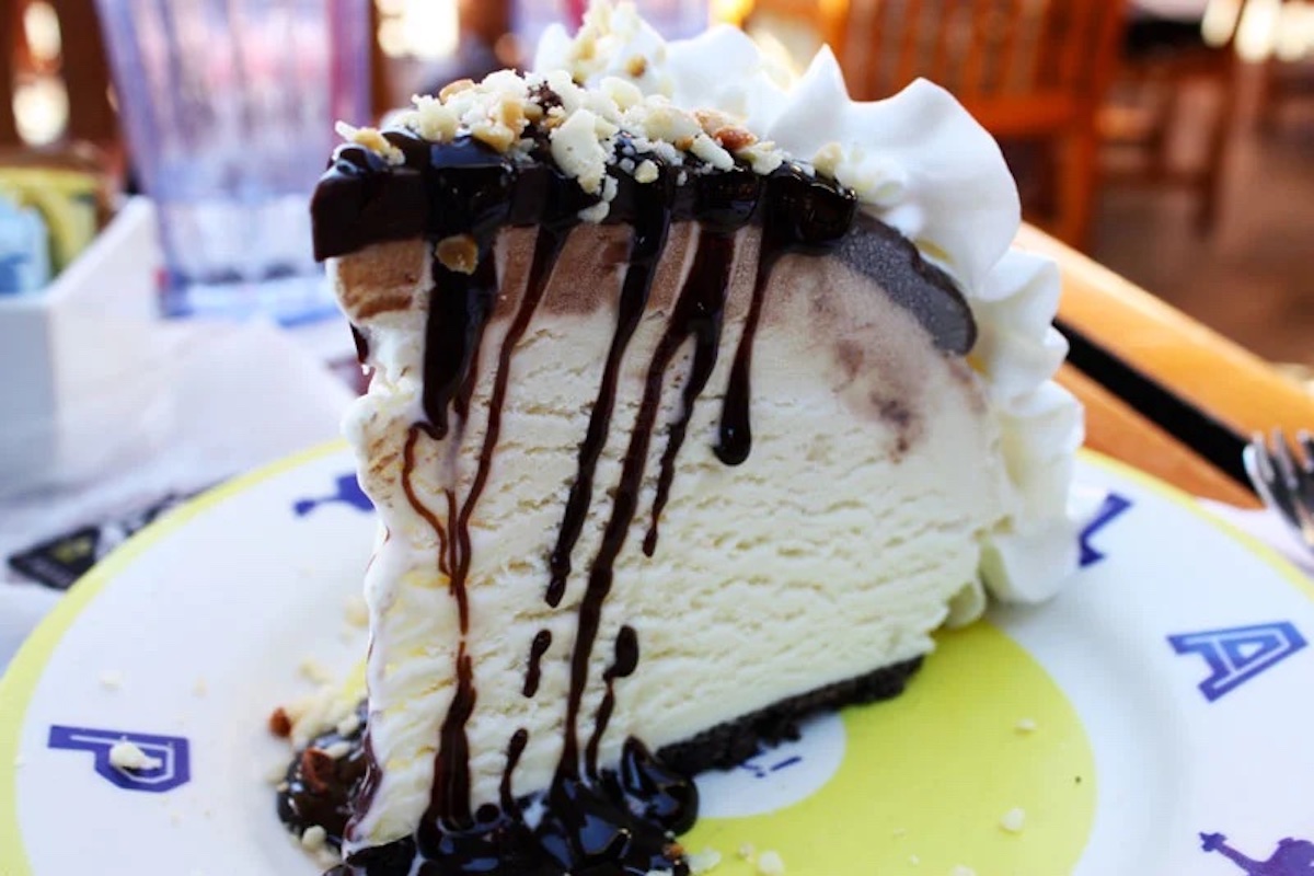 tall ice cream pie calledi Hula Pie Pc Dukes Waikiki