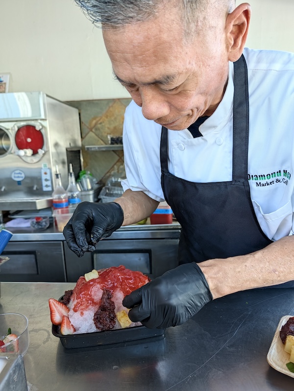 Kelvin Ro crafts shave ice